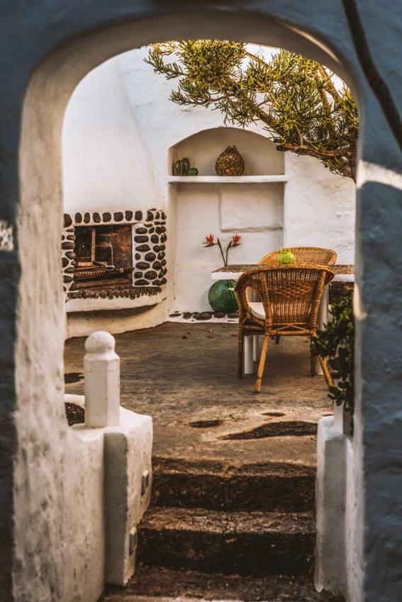 Los Lirios Hotel Rural - Adults Only Tias Exterior photo