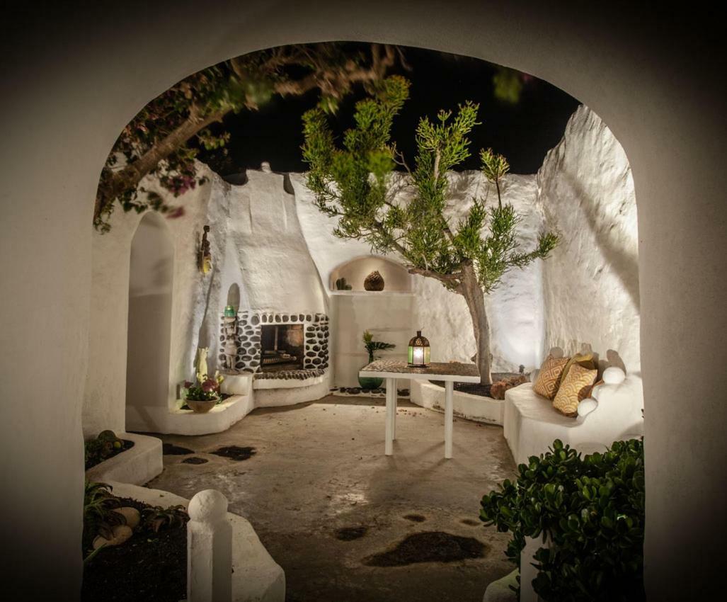 Los Lirios Hotel Rural - Adults Only Tias Exterior photo